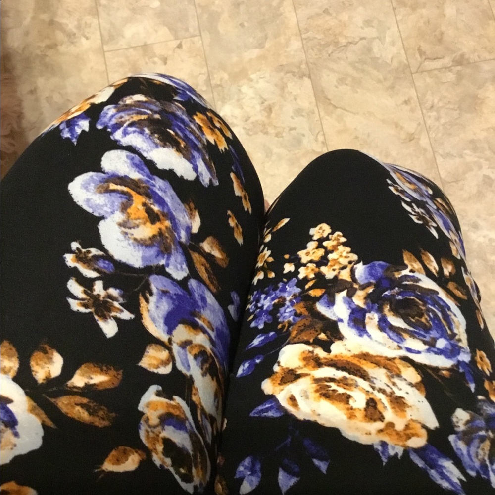 🆕New Roses legging - Picture 5 of 5